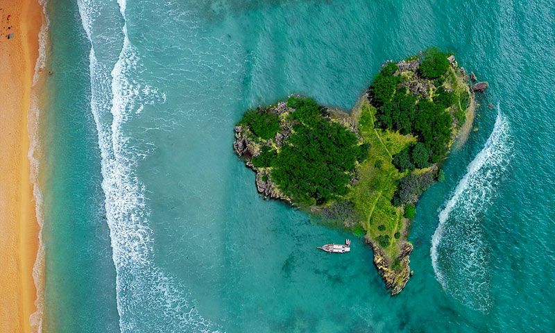 Top-Heart-Shaped-Islands-in-the-World