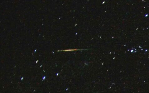 Eta-Aquariid-Comet1